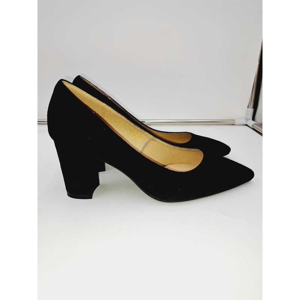 Naiyee Black Closed pointed toe slip on 3" block heel pumps 8.5